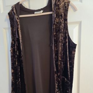 LOGO Lori Goldstein 1X Panne Velvet Hooded Vest Dark Oak Brown Pockets